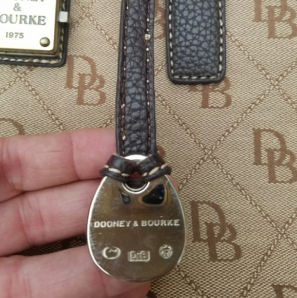 Dooney &Bourke handbag - Picture 3 of 8
